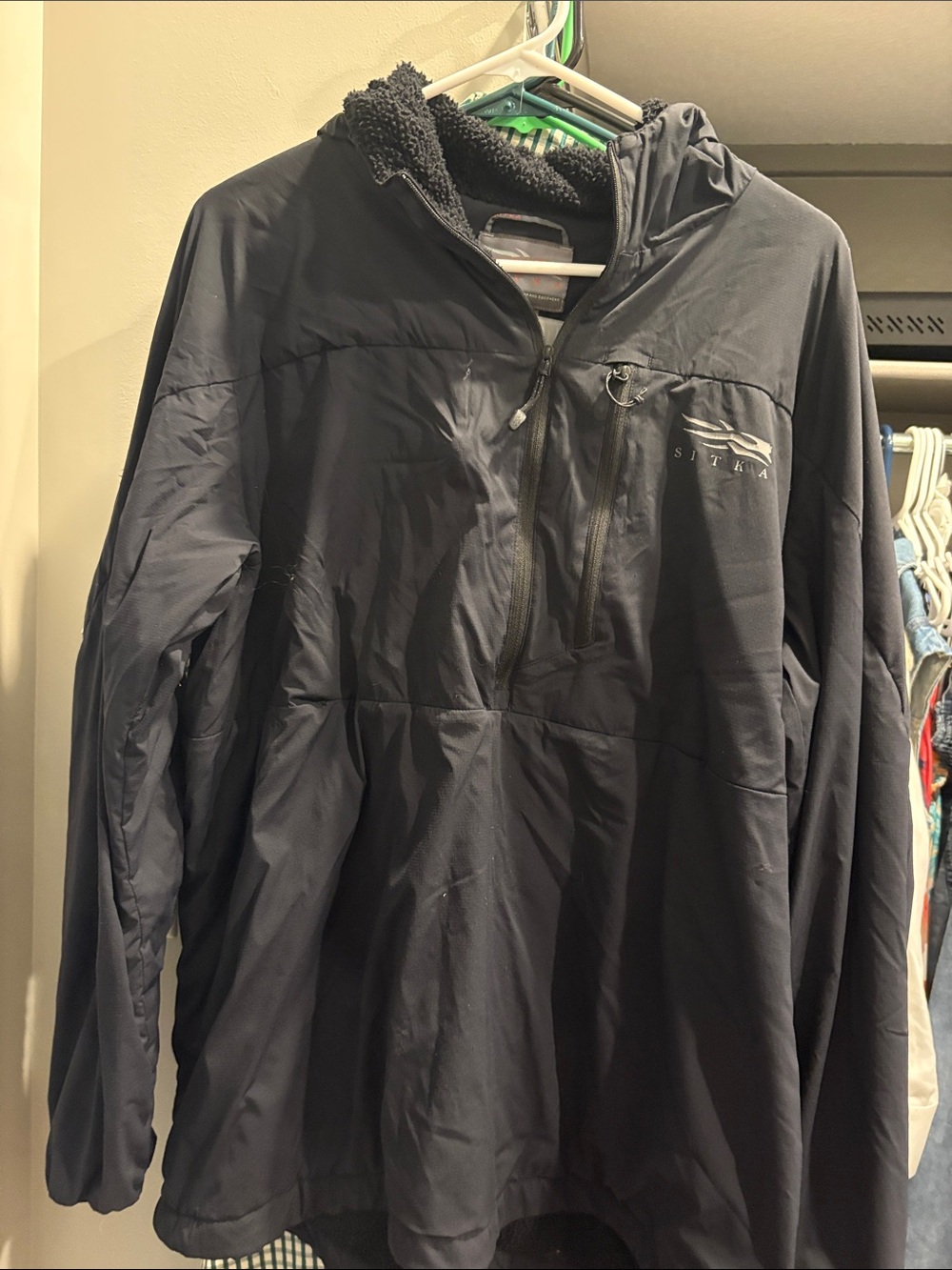 SITKA Men's Black Hooded Performance Insulated Pullover quarter zip